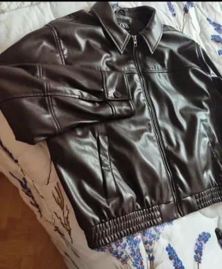Cazadora polipiel Zara Marrón XL oversize