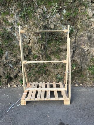Soporte para puertas y ventanas de madera