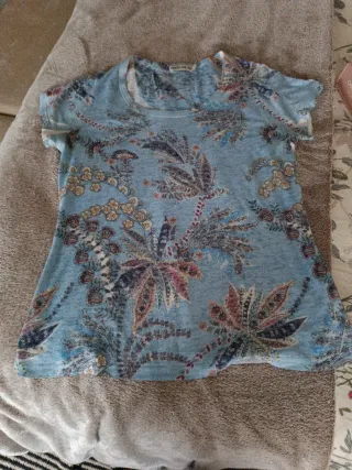 Camiseta estampada floral azul