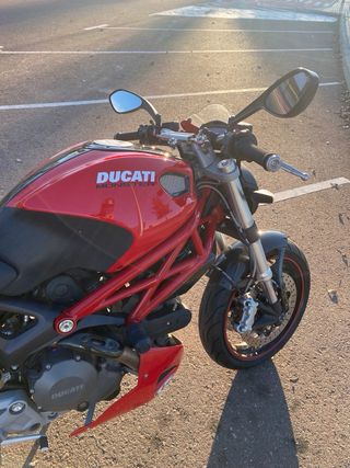 Ducati Monster 696 ABS Carbono