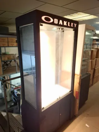 Expositor Vitrina Oakley Negro