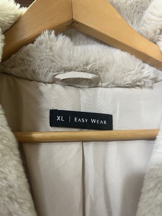 Chaquetón pelo beige talla XL del Corte Inglés