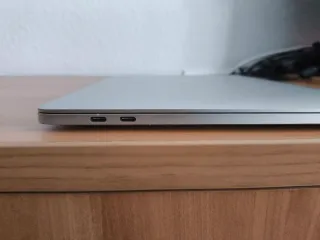 MacBook Pro 13 16GB RAM 256GB SSD i5 + CARGADOR