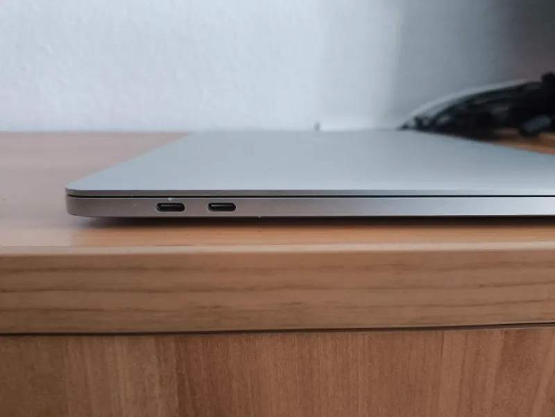 MacBook Pro 13 16GB RAM 256GB SSD i5 + CARGADOR afbeelding 7