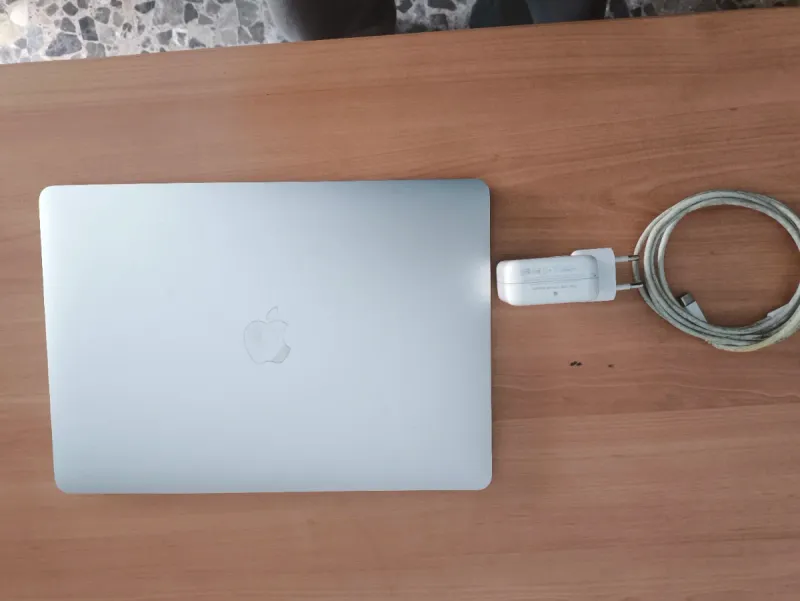 MacBook Pro 13 16GB RAM 256GB SSD i5 + CARGADOR afbeelding 9