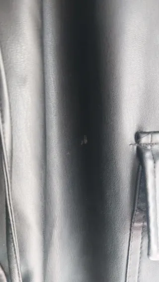 Pantalones efecto piel negros talla XS