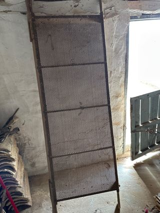 Cripa o cripon metálico De 1,60m largo 0,60 m anc