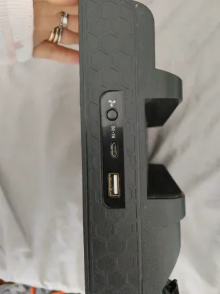 Estación de Carga con ventiladores OIVO PS4.