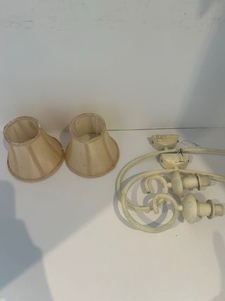 Lámparas de forja beige y doradas