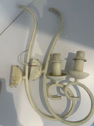 Lámparas de forja beige y doradas