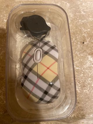 Ratón inalámbrico con cable retráctil