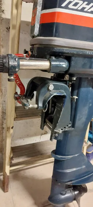 Motor Tohatsu 9.8 fueraborda