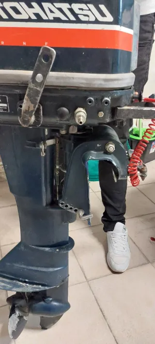 Motor Tohatsu 9.8 fueraborda