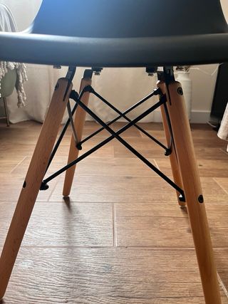 Silla Diseño Negra y Madera