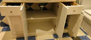 Mueble de lavabo completo con grifería Roca.