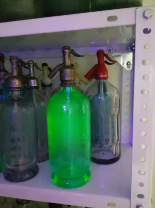 Sifón antiguo azul turquesa uranio.G. Hubert. CAEN