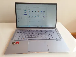 Ordenador portátil ASUS Plata