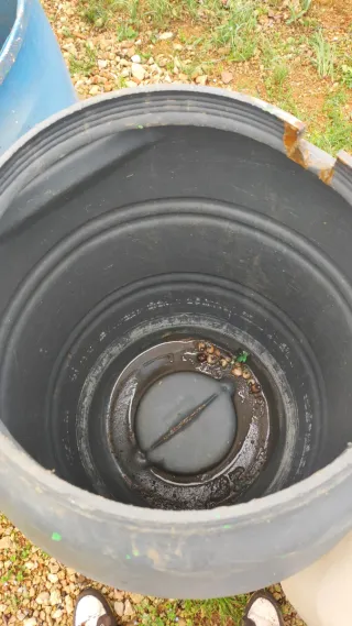 Bidones azules de plástico 200L