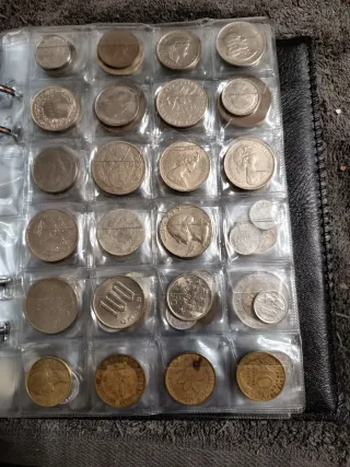 Monedas del mundo vendo solo repetidas .
