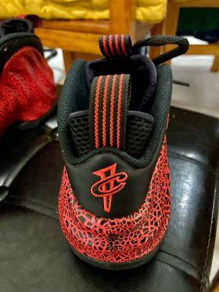 Nike Air Foamposite One Talla 41 Cracked Lava