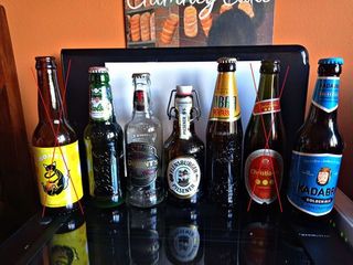 Varie birre del mondo per collezionismo