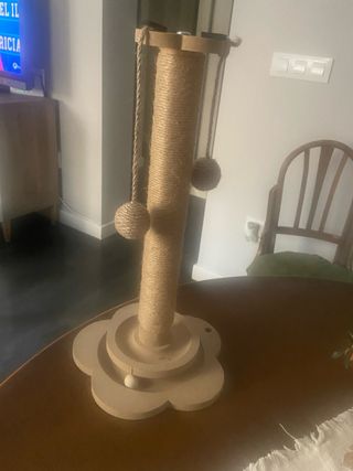 Rascador para gatos de yute y madera