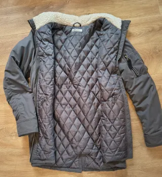 Parka H&M chica color gris Talla 170 (14+ años)