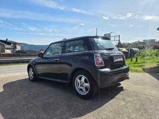 MINI COOPER ONE D  2011