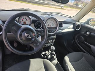 MINI COOPER ONE D  2011