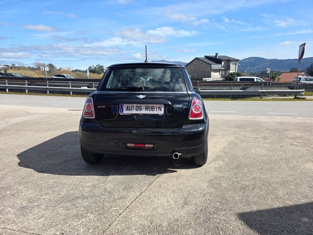 MINI COOPER ONE D  2011