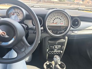 MINI COOPER ONE D  2011