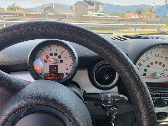 MINI COOPER ONE D  2011