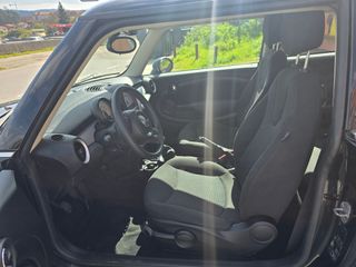 MINI COOPER ONE D  2011