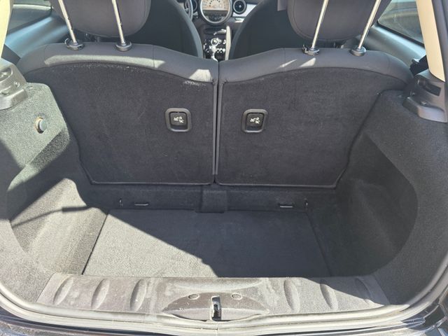 MINI COOPER ONE D  2011