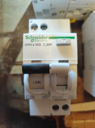 1x DPN Vigi 20A Interruptor Diferencial