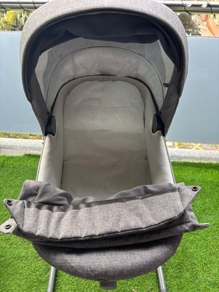 Cochecito Inglesina Aptica con capazo y soporte