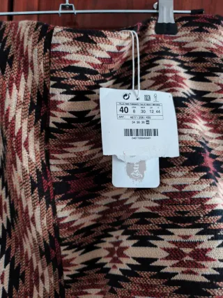 Falda con estampado geométrico