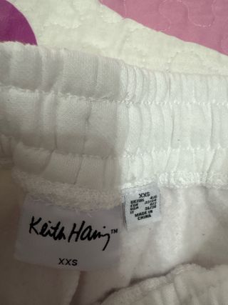 Pantalón de chándal blanco con estampado