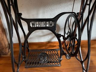 Máquina de coser antigua Wertheim