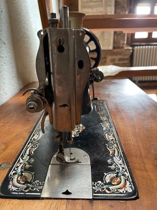 Máquina de coser antigua Wertheim