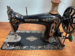 Máquina de coser antigua Wertheim