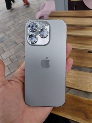 iPhone 16 Pro 128GB Plata Batería 96%