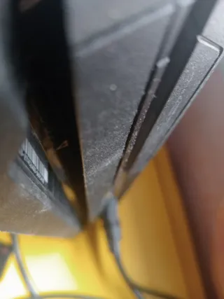 PlayStation 4 Pro + 3 mandos