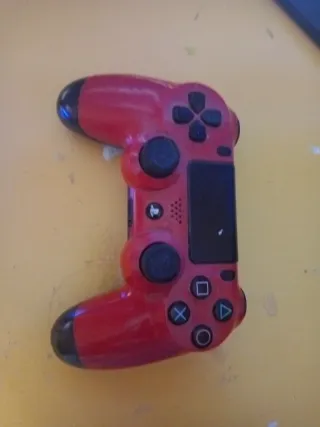 PlayStation 4 Pro + 3 mandos