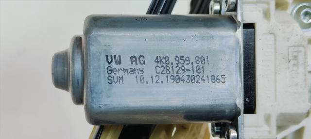 ALZAVETRO ANTERIORE SINISTRO VOLKSWAGEN GOLF VI