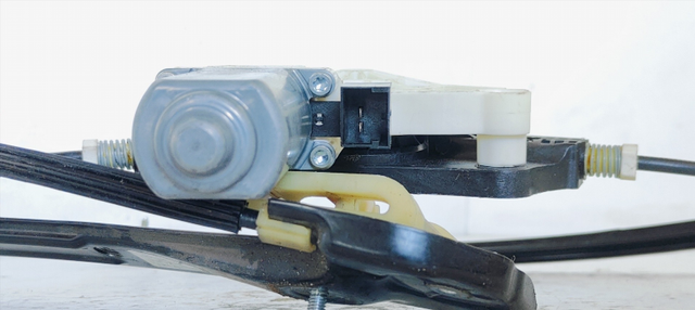 ALZAVETRO ANTERIORE SINISTRO VOLKSWAGEN GOLF VI