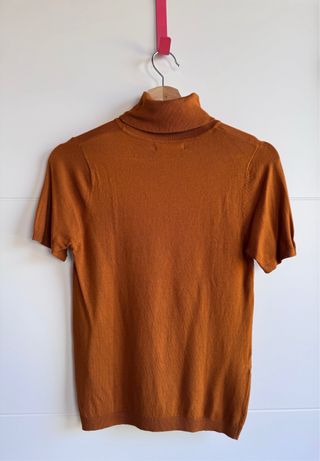 Jersey Mango cuello alto manga corta mostaza
