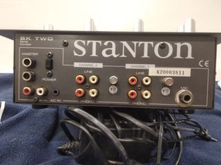 Mesa de mezclas Stanton 2 canales