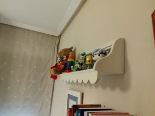 juego de dos estanterías infantiles blancas