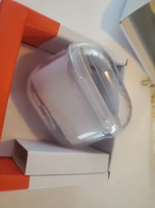 Funda AirPods 4 Tech 21 Transparente